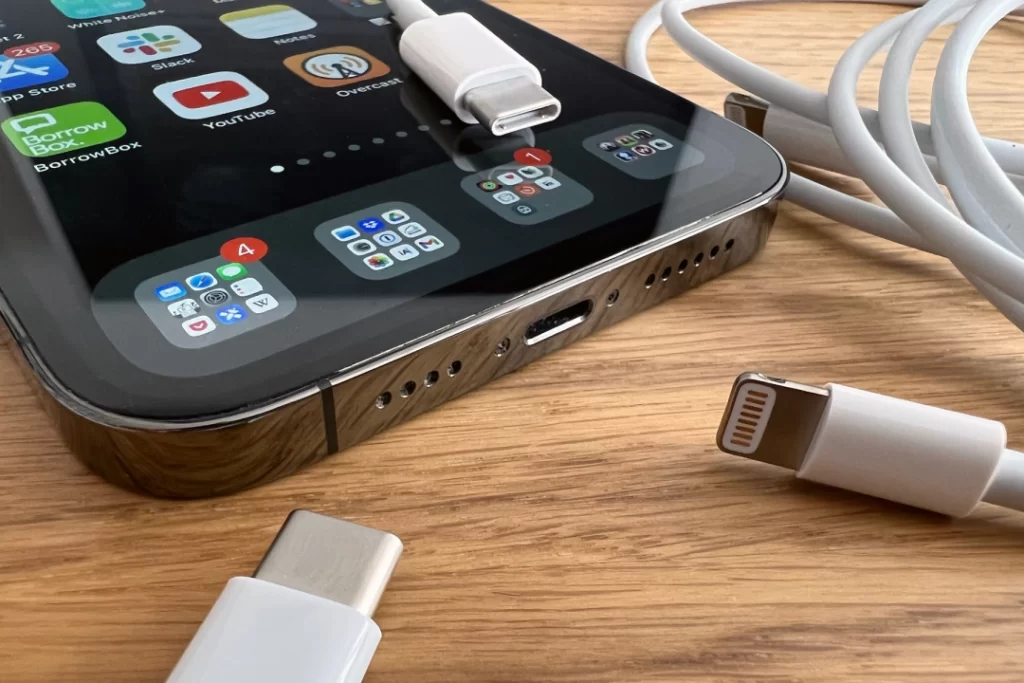 Read more about the article Apple obrigada a usar USB-C no iPhone a partir de 2024