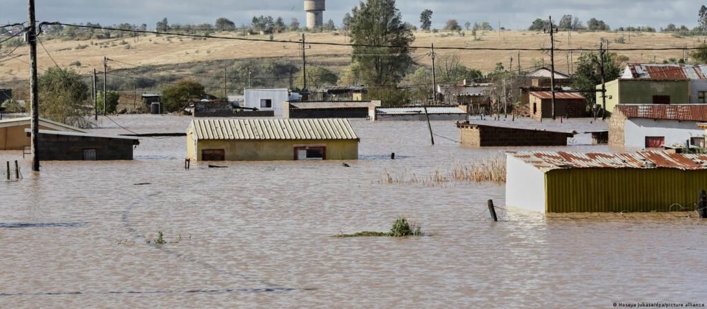 Read more about the article África do Sul declara estado de desastre nacional devido às inundações