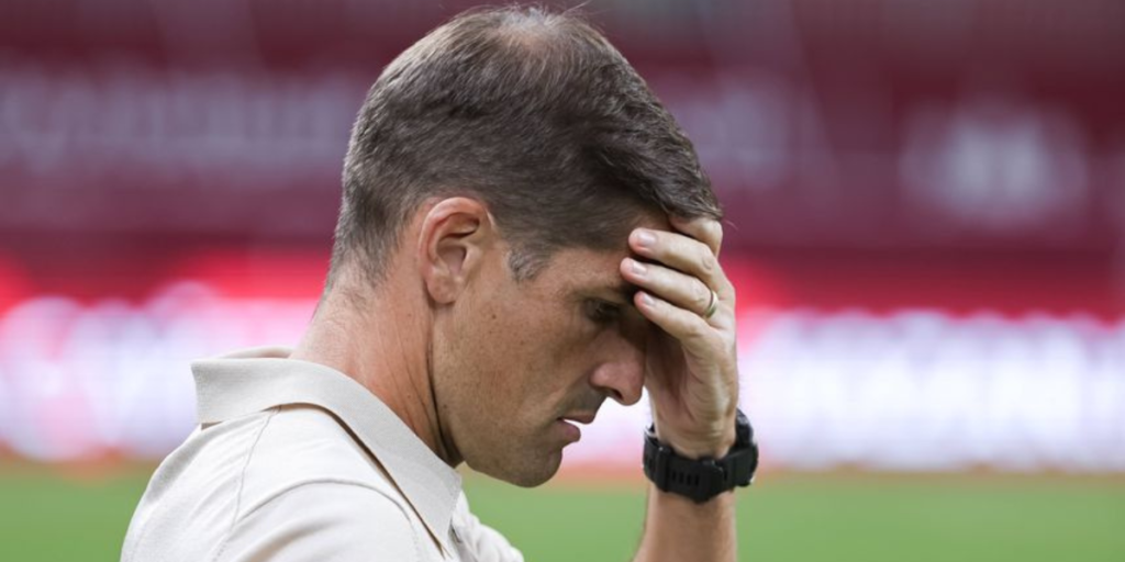 Read more about the article Treinador despedido por usar ChatGPT para orientar e contratar jogadores na Rússia