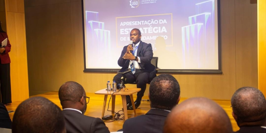 Read more about the article Peso da dívida indexada ao dólar cai para 26% e reduz vulnerabilidade cambial