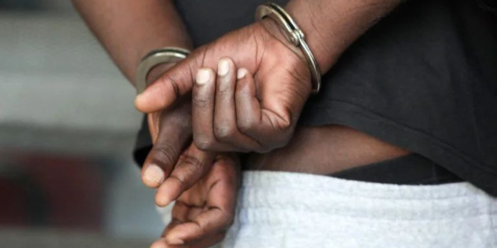 Read more about the article Enfermeiro detido por envolvimento na morte de paciente após cirurgia mal feita