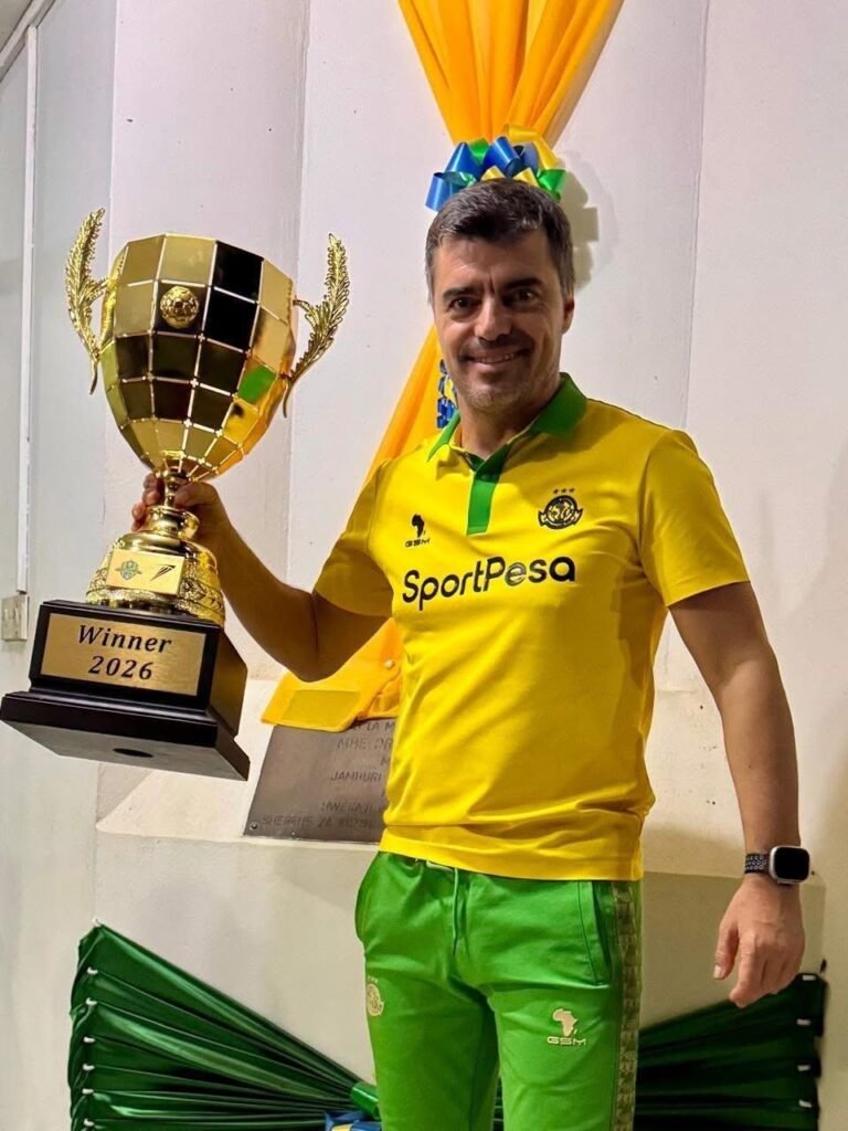 Read more about the article Pedro Gonçalves conquista primeiro troféu no futebol tanzaniano