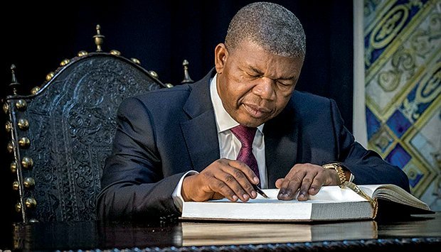 Read more about the article Presidente da República cria comissão para preparar visita do Papa Leão XIV a Angola