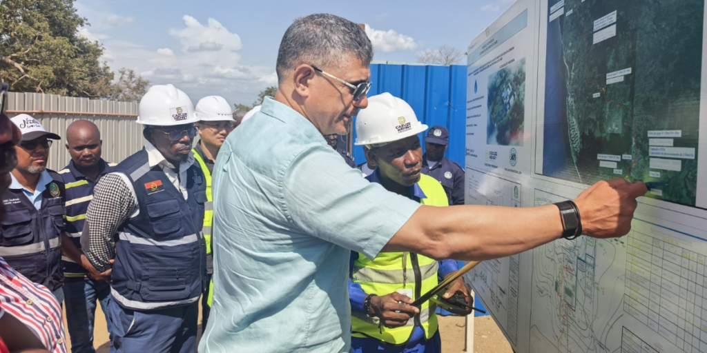 Read more about the article Ministro da Energia visita central de 750 megawatts e sistema de água no Zaire