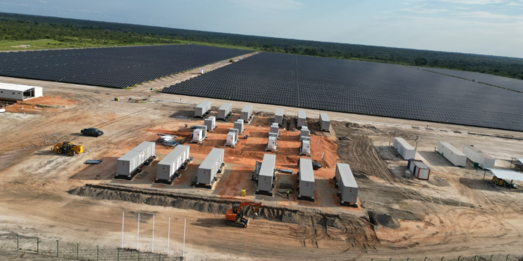 Read more about the article Parque solar do Luau garante energia eléctrica para mais de 100 mil habitantes no Moxico Leste