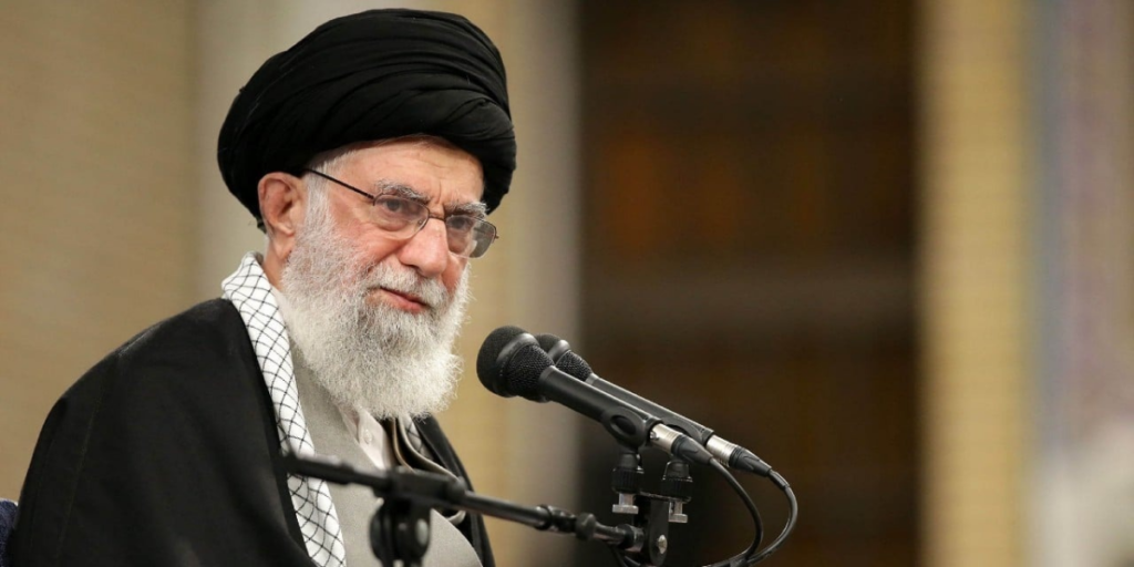 Read more about the article Fonte militar diz que líder do Supremo iraniano foi encontrado morto após ataques dos EUA e de Israel