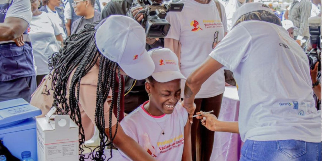 Read more about the article Ministério da Saúde inicia campanha de vacinação contra o cancro do colo do útero a menor