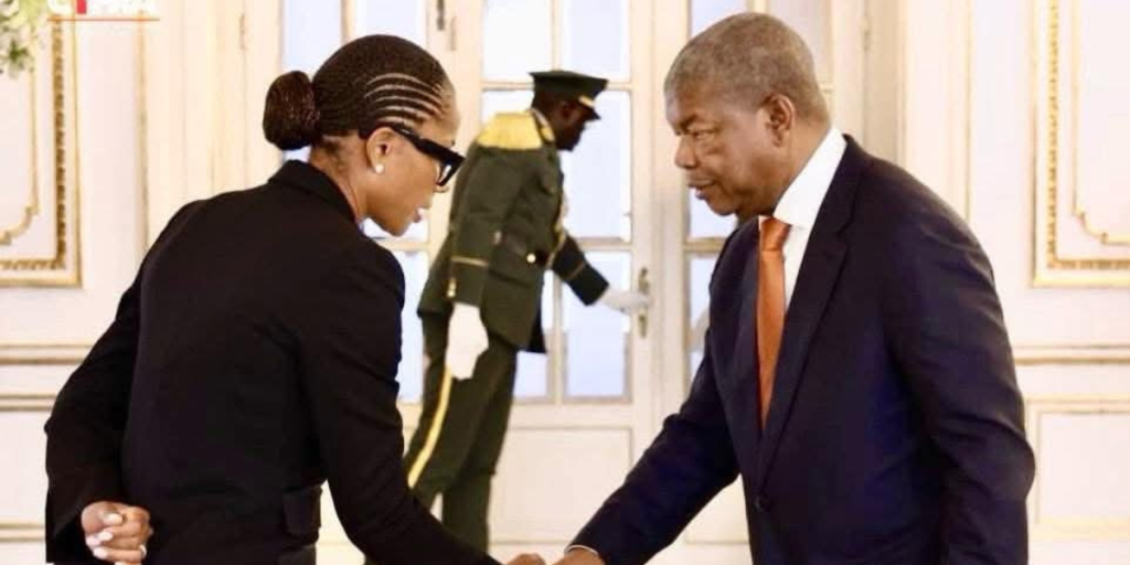 Read more about the article “Tudo deve ser feito para que não haja uma única criança que não tenha acesso à escola”, diz João Lourenço à nova ministra de Educação