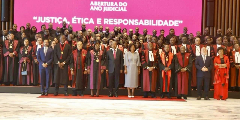 Read more about the article Presidente da República apela à urgência na conclusão dos 21 tribunais em falta em todo o país
