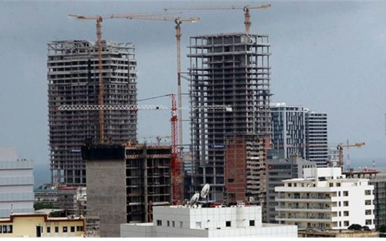 sete-em-cada-10-obras-em-angola-estao-paralisadas3258479403759566620.jpg